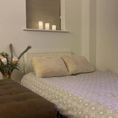 Modern Town House In Cotswolds - 3 Double Bedrooms Witney Exteriér fotografie
