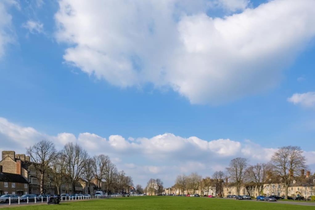 Modern Town House In Cotswolds - 3 Double Bedrooms Witney Exteriér fotografie
