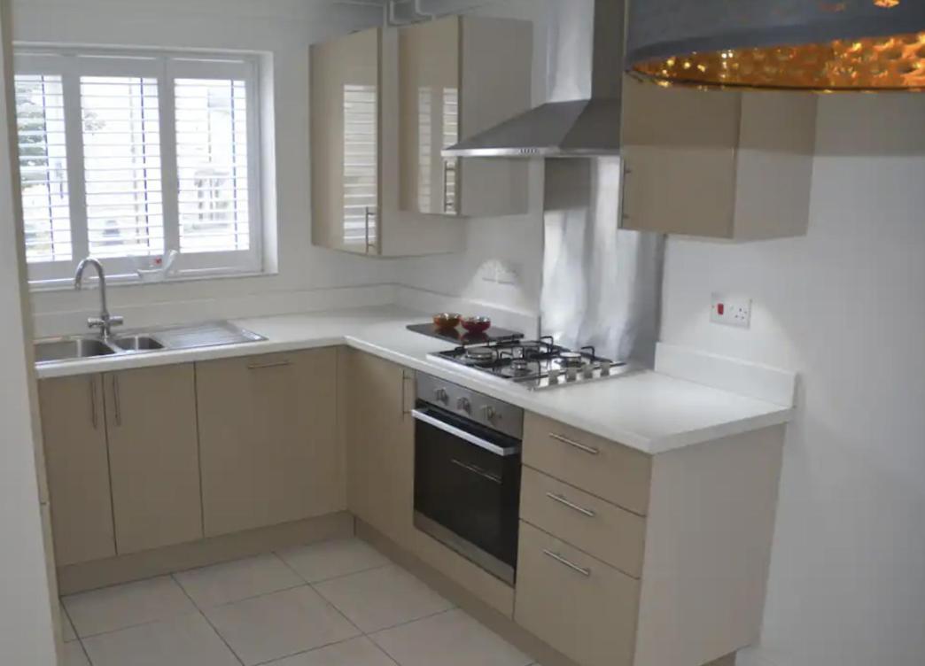 Modern Town House In Cotswolds - 3 Double Bedrooms Witney Exteriér fotografie